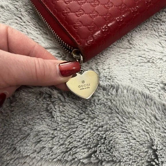 Gucci Red Leather Zip Around Wallet With Gold Charm Authentic ❤️❤️❤️ - Picture 10 of 10